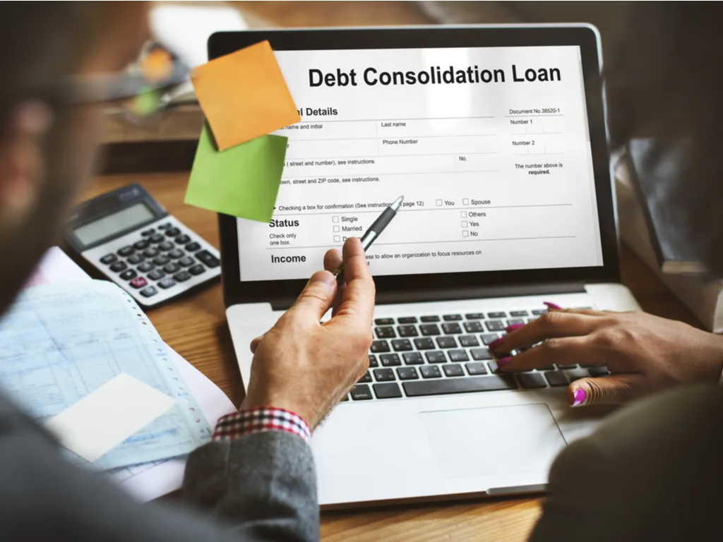 What Are the Pros and Cons of Loan Consolidation?