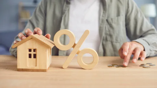 Is Now the Time to Refinance? What Experts Say About 2025 Rates