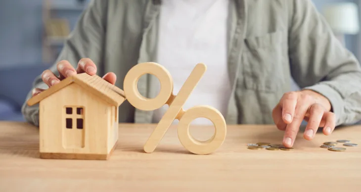 Is Now the Time to Refinance? What Experts Say About 2025 Rates