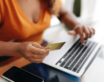 How to Maximize Your Credit Card Benefits Without Falling Into Debt